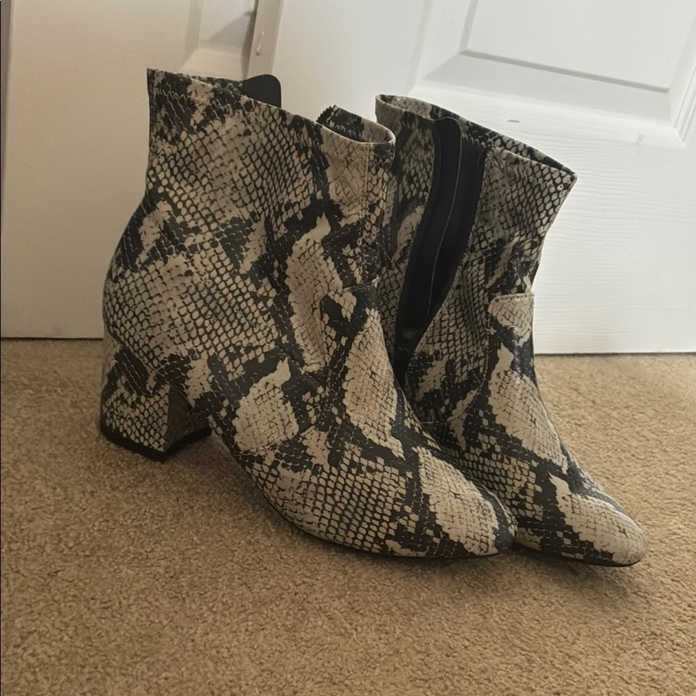 Time and Tru Black and Cream Ankle Booties with Snakeskin Texture